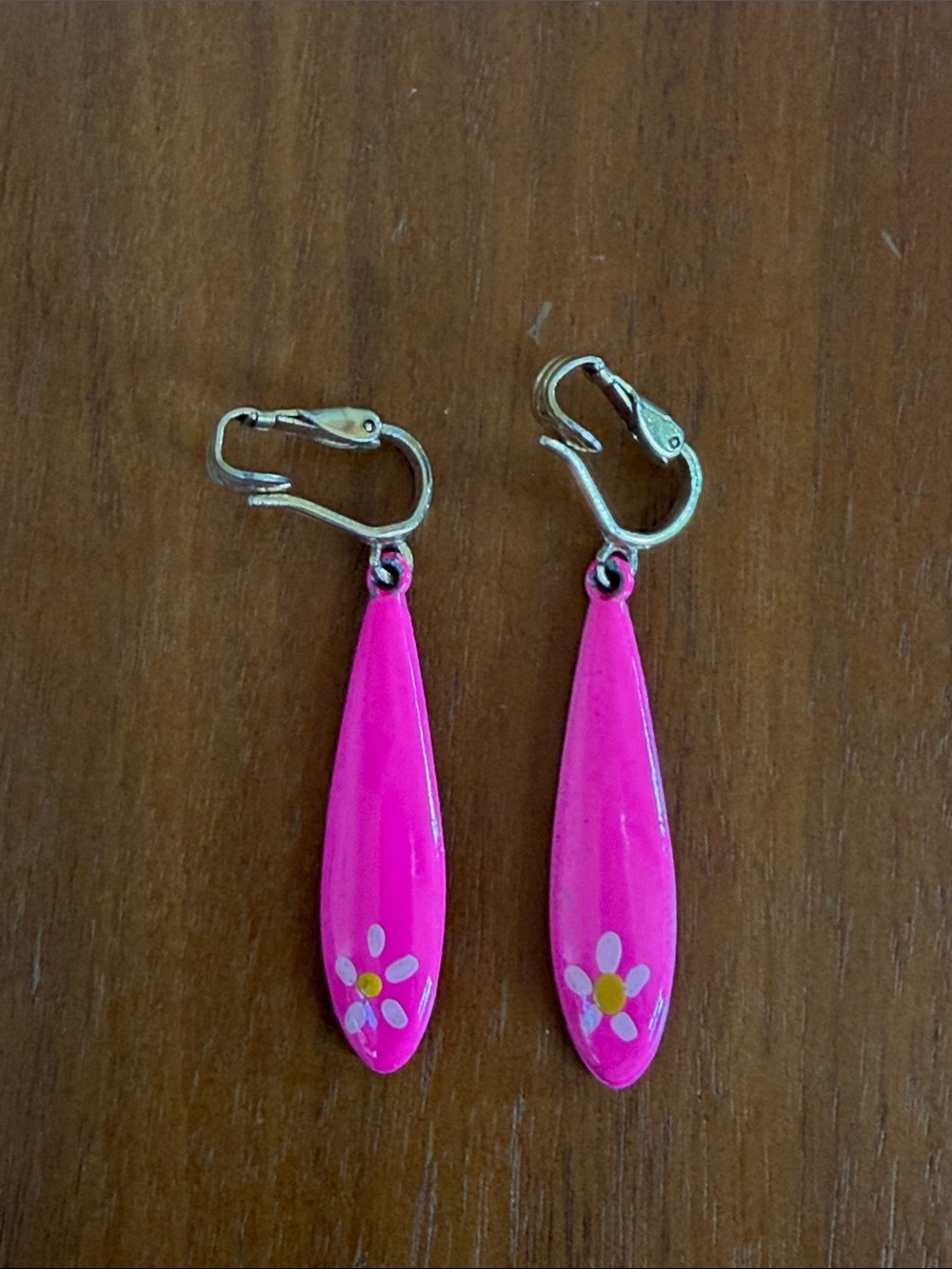 Vintage Boho Bright Pink Daisy Drop Clip-On Earrings